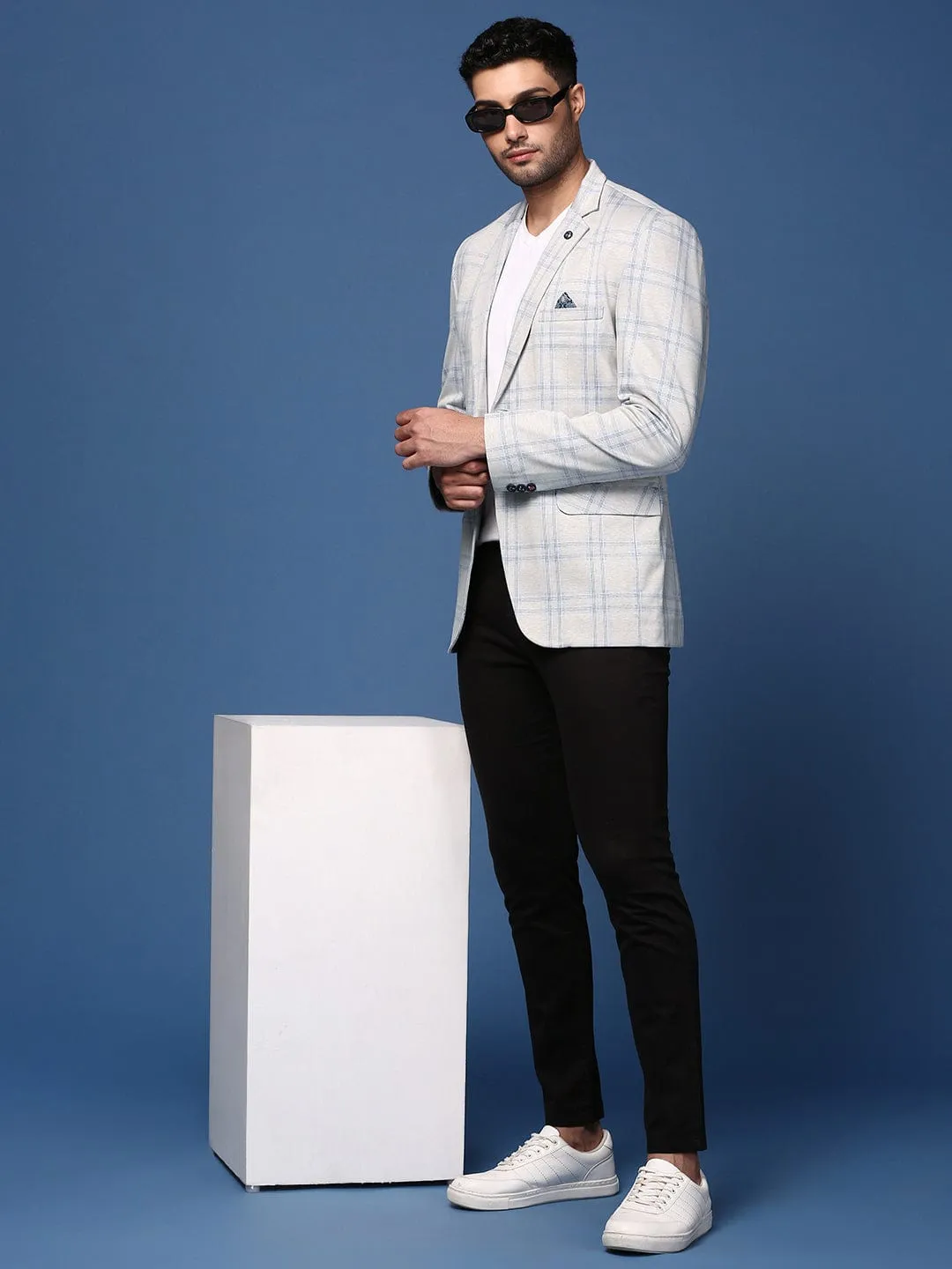 Men Grey Slim Fit Self Designed Single Breasted Blazer